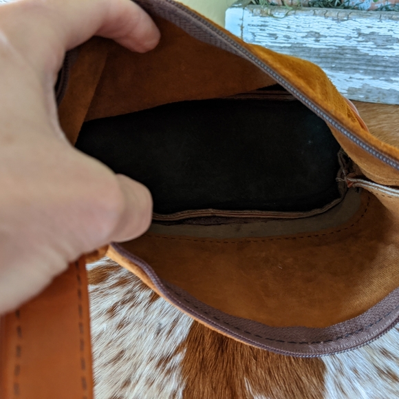 Vintage Brown Suede Shoulder Bag With Horses Patch - Picture 5 of 8